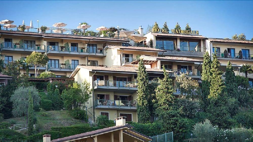 Residence Madrigale Marciaga Buitenkant foto